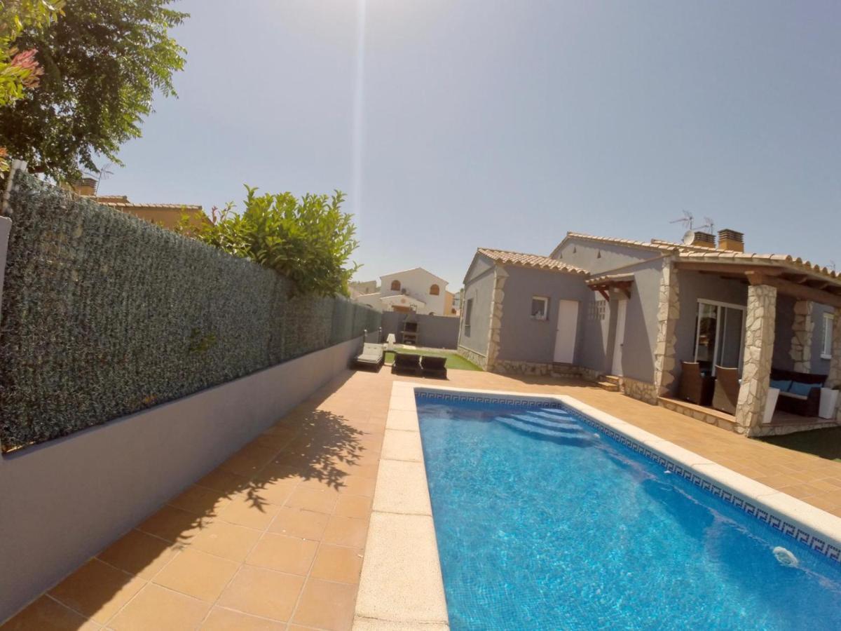 Casa En L Escala Con Piscina Y Wifi Free Βίλα L' Escala Εξωτερικό φωτογραφία