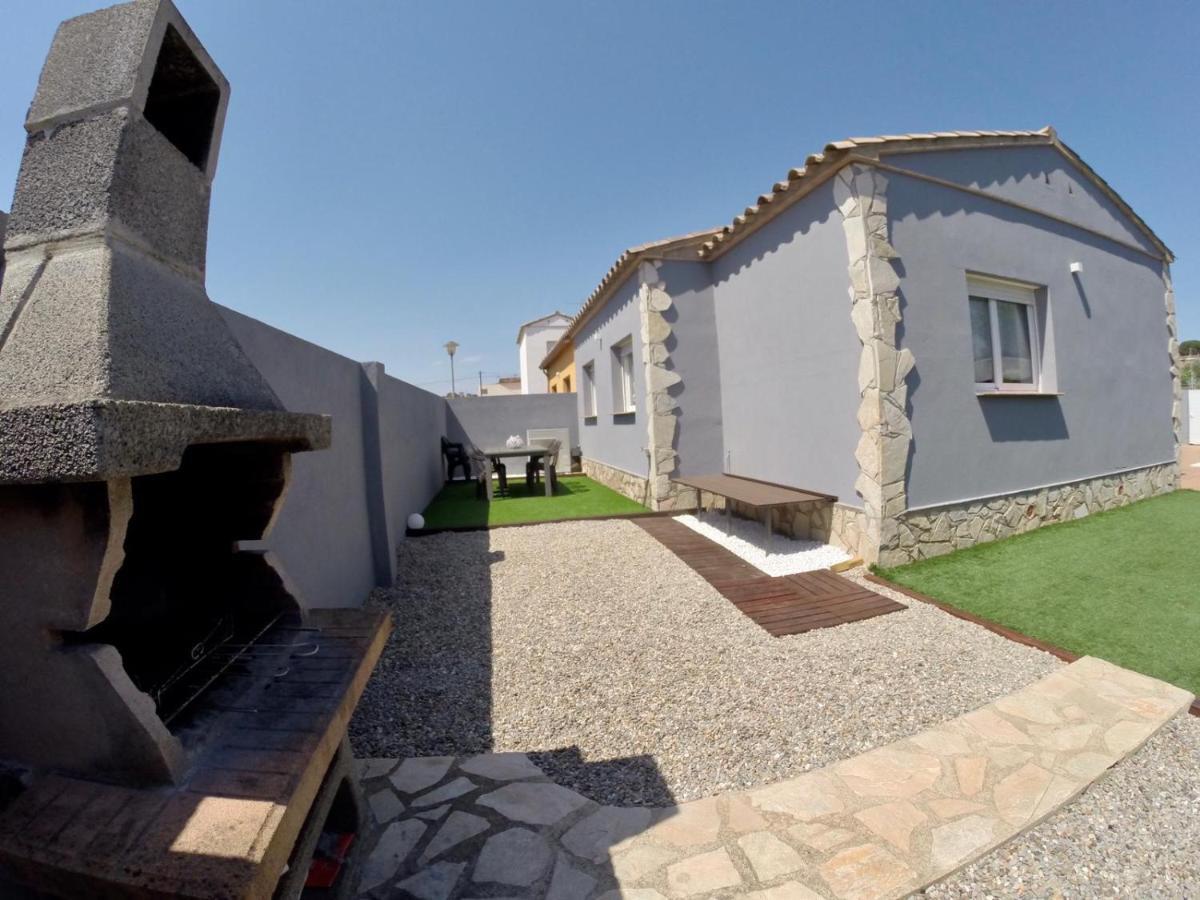 Casa En L Escala Con Piscina Y Wifi Free Βίλα L' Escala Εξωτερικό φωτογραφία