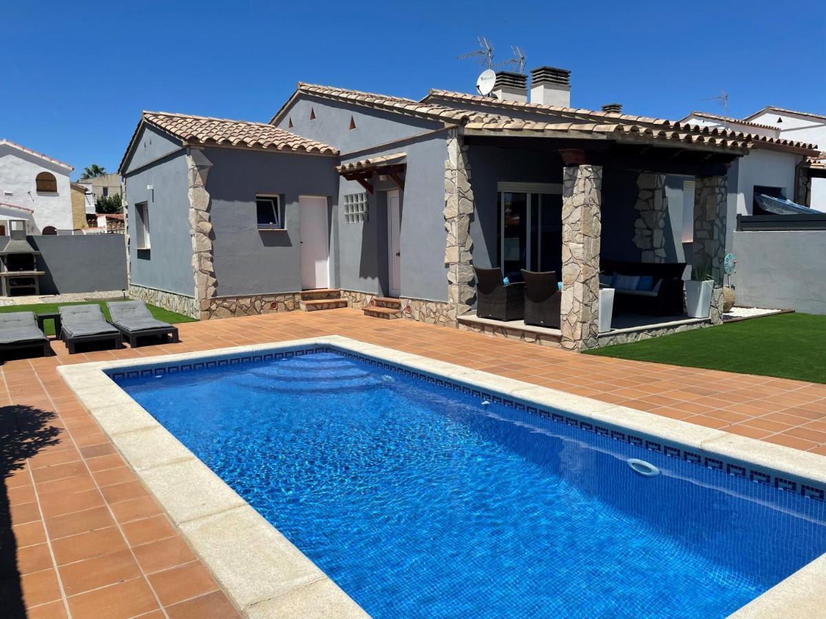 Casa En L Escala Con Piscina Y Wifi Free Βίλα L' Escala Εξωτερικό φωτογραφία